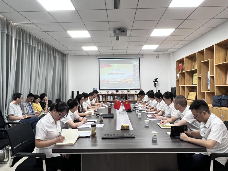 張勇為華北公司黨支部講“強(qiáng)黨性、正作風(fēng)、踐宗旨”專題黨課