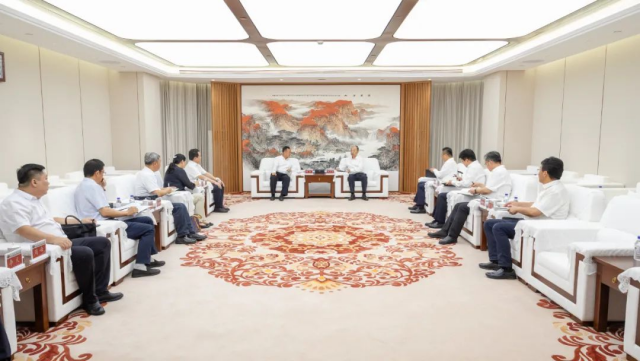 莫鼎革會(huì)見克拉瑪依市委副書記、市長(zhǎng)陳凱